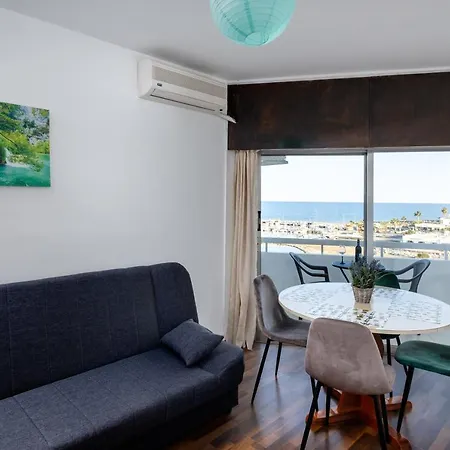 Charmers Sea View Flat