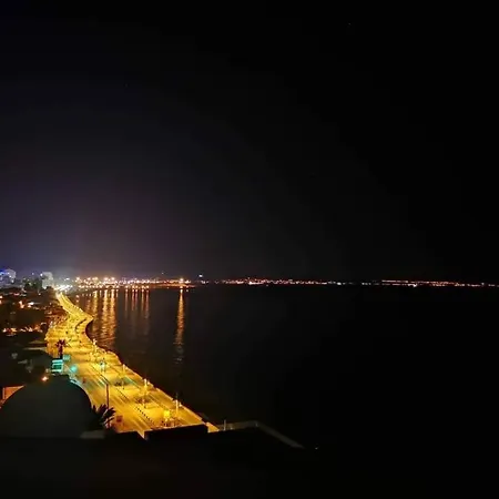 Lägenhet Charmers Sea View Flat Larnaca